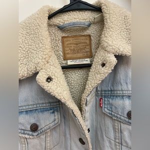 ✨Levi's OG Denim/Jean Sherpa Trucker Jacket ✨